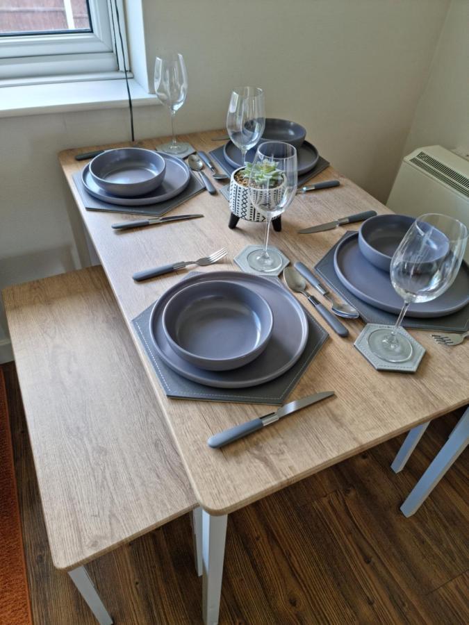 Lovely 2 Bedroom Serviced Apartment With Parking Mansfield Eksteriør billede